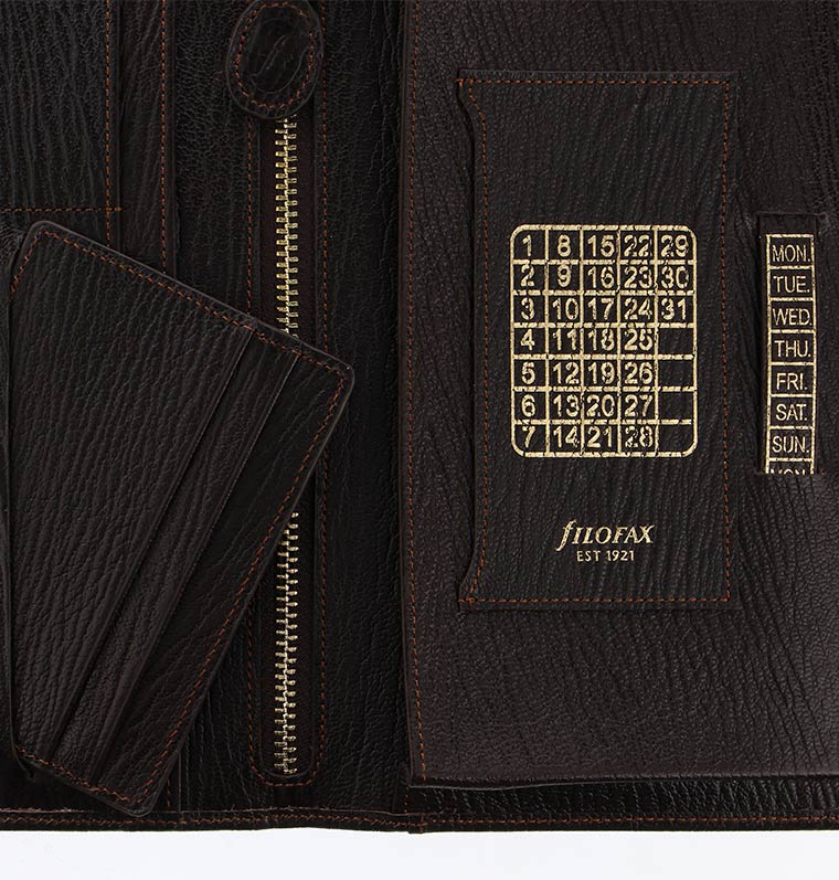 Chester Leather Travel Wallet - Image 7