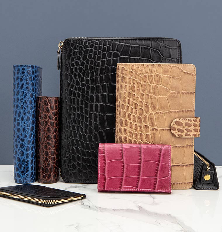 Classic Croc Leather Passport Holder - Image 4