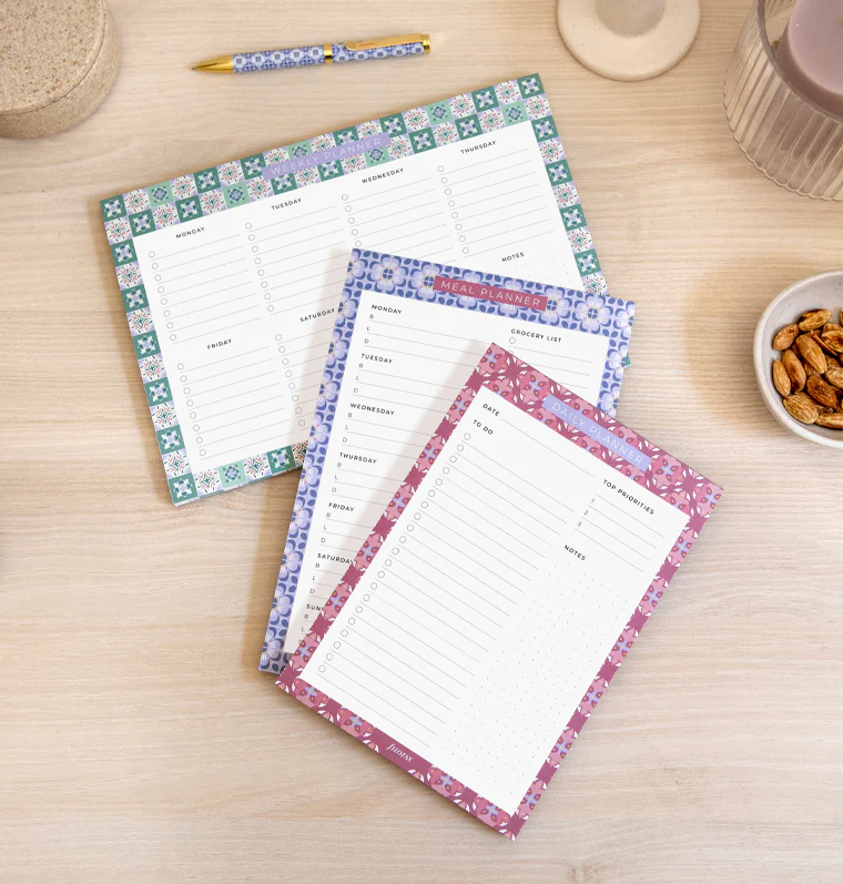 Mediterranean Weekly Planner Notepad with Magnet - Image 6