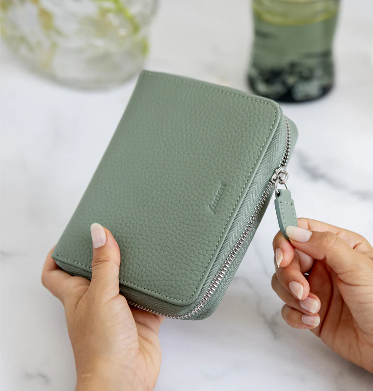 Norfolk Pocket Compact Zip Leather Organiser - Image 8