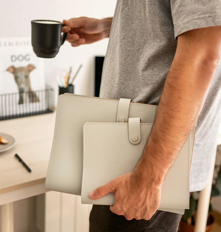 The Original A4 Leather Folio - Image 6