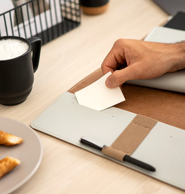 The Original A4 Leather Folio - Image 7